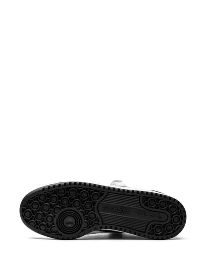 Forum Low "White/Black"