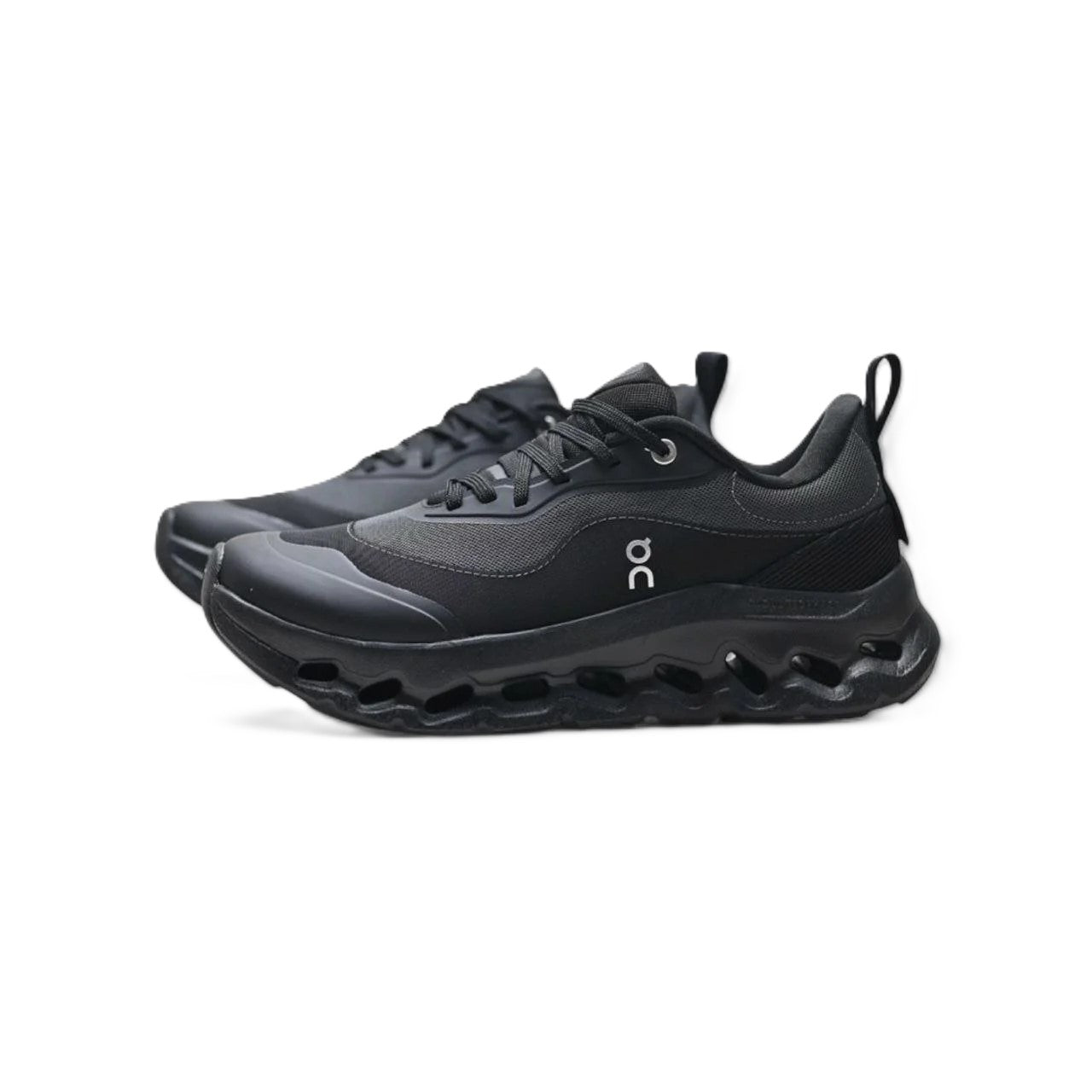 On Cloud Running x Loewe – black